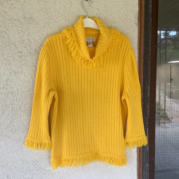 ST. JOHN SPORT SWEATER - Picture 1 of 7